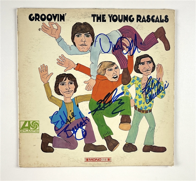 Young Rascals Group Signed “Groovin’” Album Record (4 Sigs) (Beckett/BAS Guaranteed)