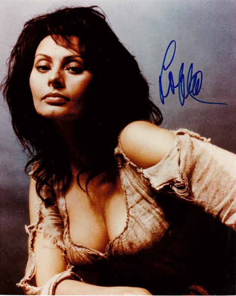 Sophia Loren Signed Sexy Revealing 8x10 Photo!  (Beckett/BAS Guaranteed)