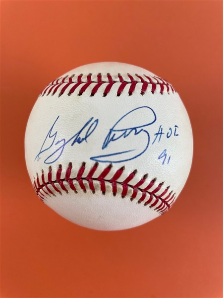 Gaylord Perry Autographed ONL Baseball (Beckett/BAS Guaranteed)