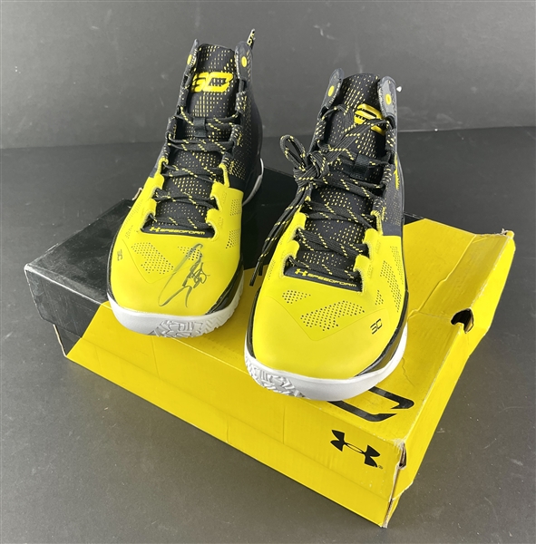 Stephen Curry Signed Curry 2 Under Armor Basketball Shoes (Fanatics Hologram)