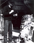 Star Wars: Kenny Baker “R2-D2” Signed Behind-the-Scenes 8” x 10” Photo from “A New Hope” (Beckett/BAS Guaranteed)