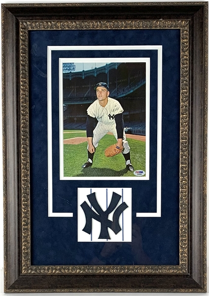 Roger Maris Signed 7" x 9" Color Magazine Page Photo in Custom Framed Display (PSA/DNA)