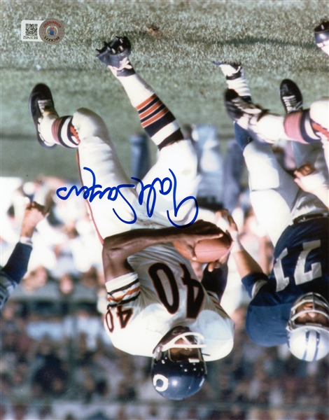 Gale Sayers Signed 8" x 10" Photo (Beckett/BAS)