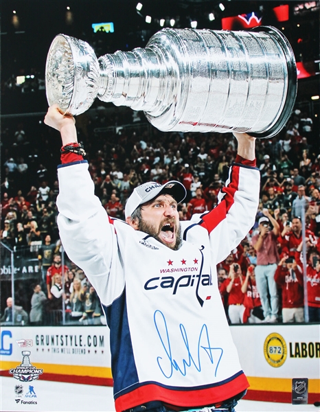 Alexander Ovechkin Signed 16" x 20" Photo with Stanley Cup (Fanatics)