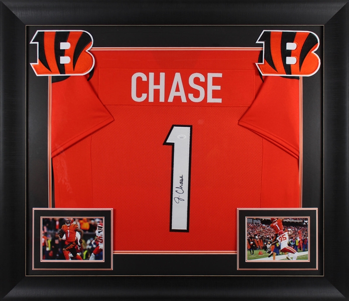 JaMarr Chase Signed Cincinnati Bengals Jersey in Custom Framed Display (Beckett/JSA Witnessed)