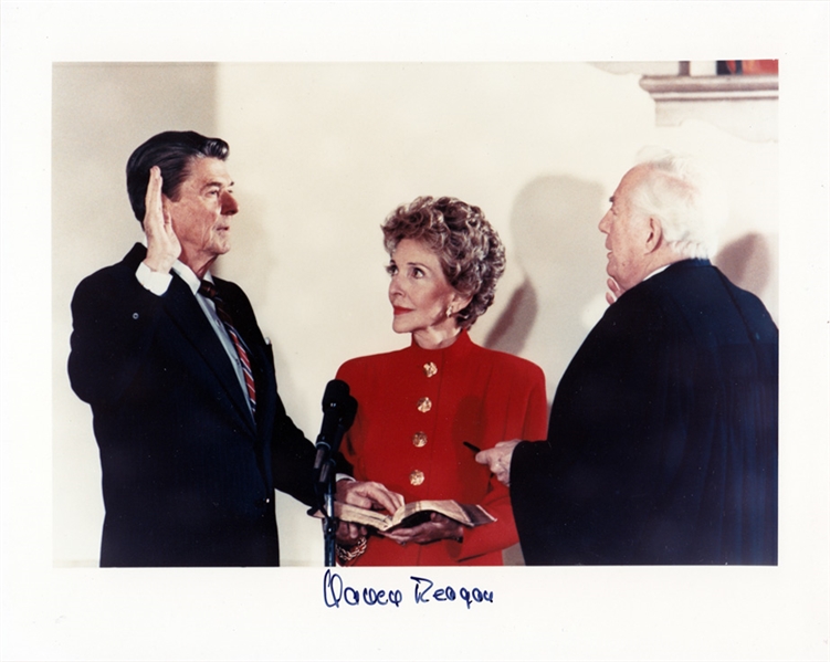 Nancy Reagan IN-PERSON Signed 8x10 Photo with Exact Signing Photo! (Third Party Guarantee)