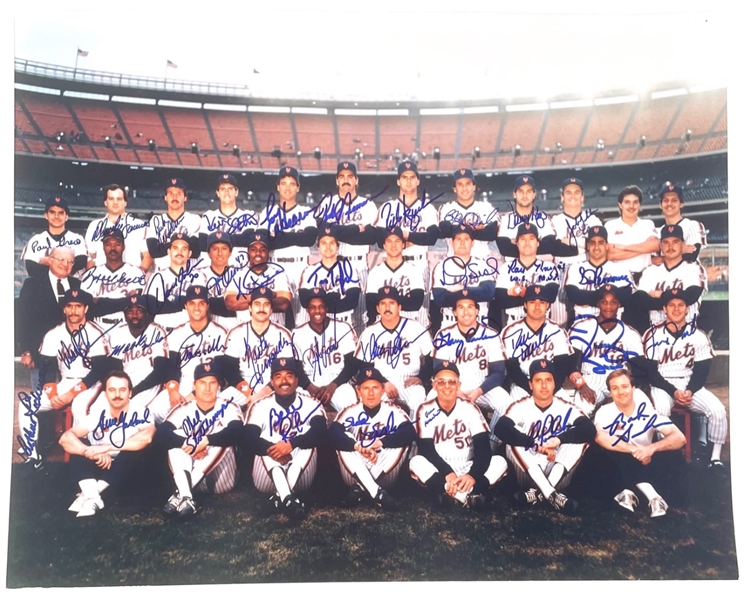 1986 New York Mets: Team Signed 16 x 20 Photo (36/Sigs)  (Beckett/BAS)