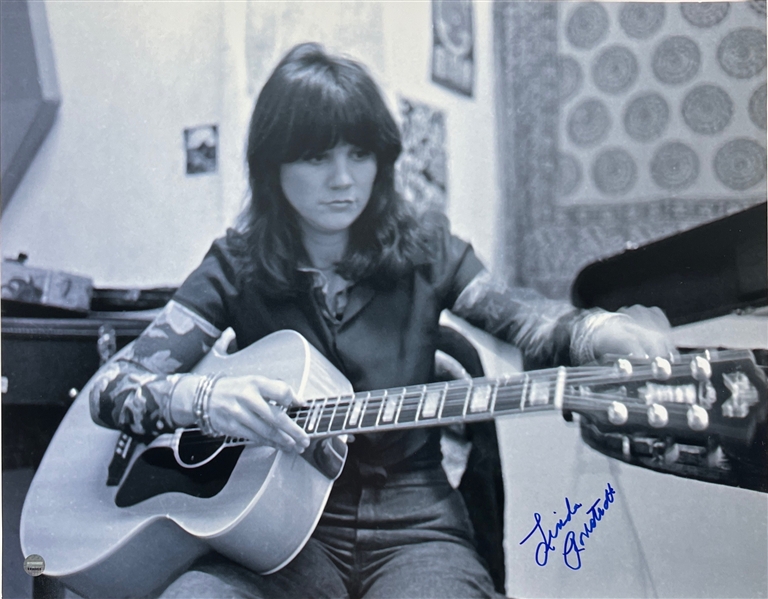 Linda Ronstadt Signed 11" x 14" B&W Photo (Steiner Sports COA)