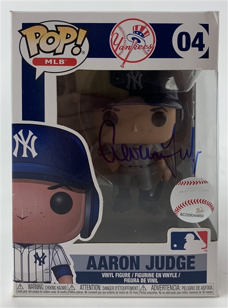 Aaron Judge Signed Yankees Funko Pop #04 (PSA/DNA)