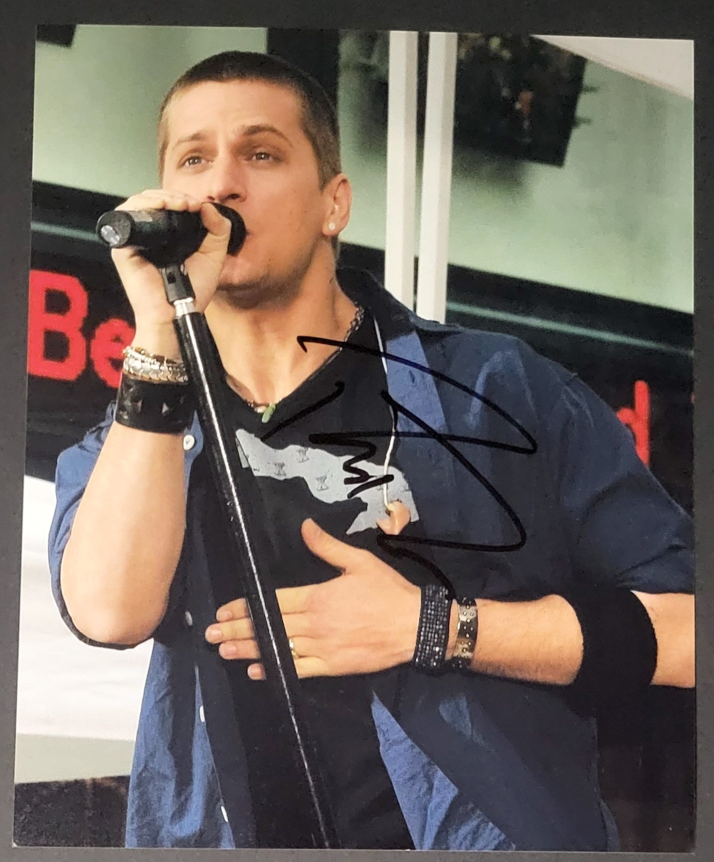 Lot Detail - Matchbox Twenty: Rob Thomas In-Person Signed 8” x 10 ...