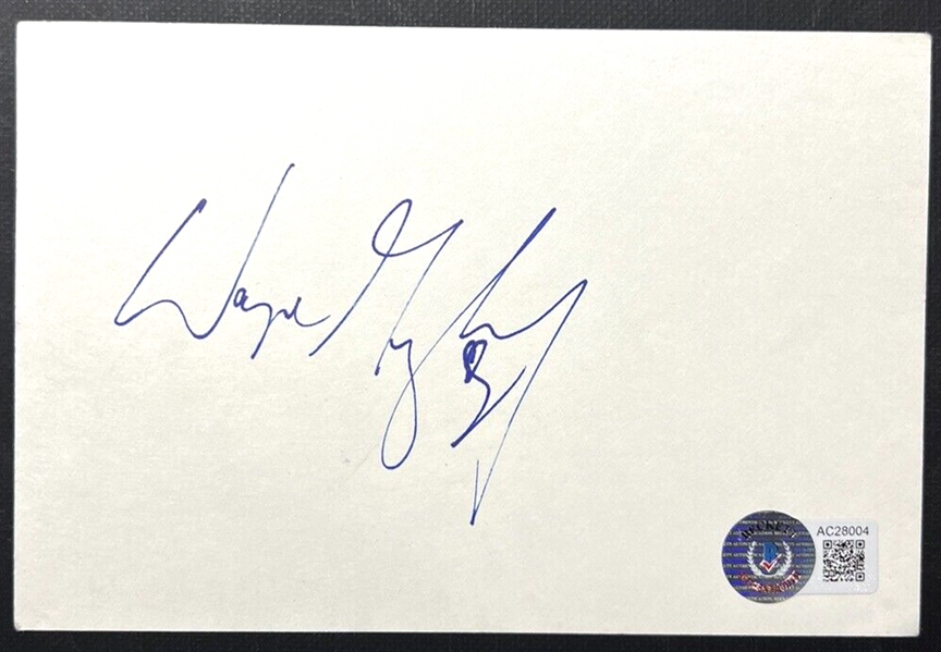 Wayne Gretzky Signed 4" x 6" Page Segment (Beckett/BAS LOA)