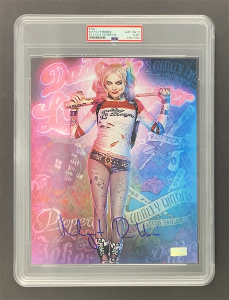 Margot Robbie Signed 8" x 10" Harley Quinn Photograph (PSA/DNA Encapsulated)