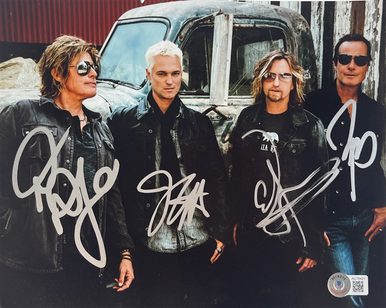 Stone Temple Pilots Group Signed 8" x 10" Color Photo (4 Sigs)(Beckett/BAS LOA)