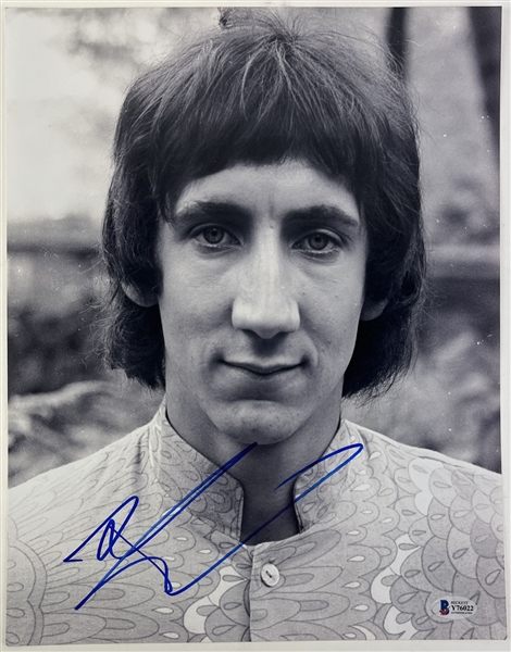 The Who: Pete Townshend Signed 11" x 14" Photo (Beckett/BAS)