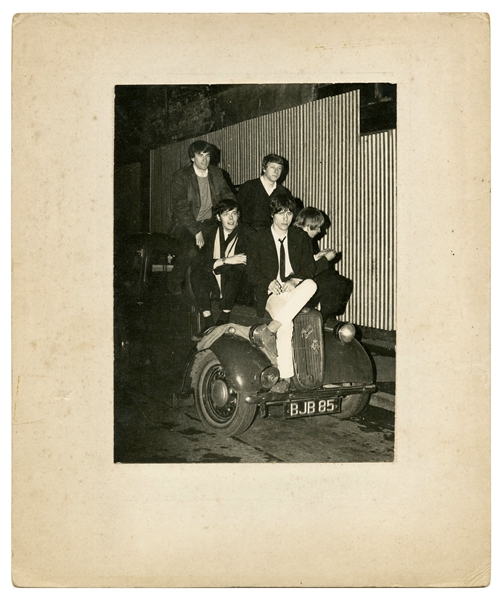 The Yardbirds Jeff Beck Line Up Autographed Photograph (Tracks UK LOA)