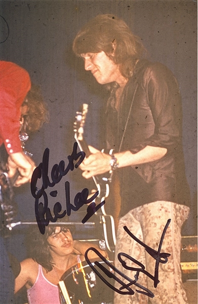 Ten Years After: Alvin & Ric Lee Dual-Signed Candid 3.5” x 5.25” Photo (Third Party Guaranteed)