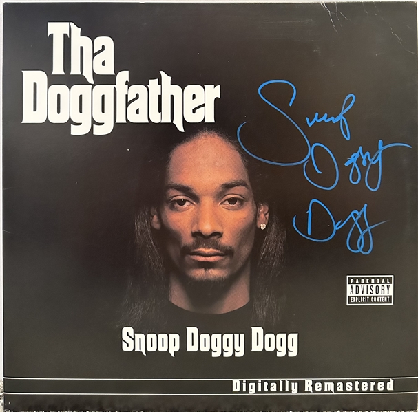 Snoop Doggy Dogg Signed "The Doggfather" Record Album with Terrific Full Signature (Beckett/BAS LOA)