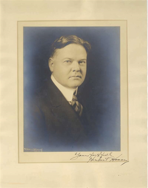 Herbert Hoover Signed 11" x 14" Photograph (Beckett/BAS)