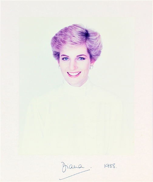 Princess Diana RARE Signed 1988 Official Royal Portrait Photograph (Beckett/BAS)