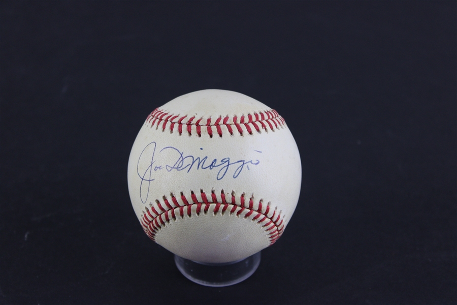 Joe DiMaggio Signed OAL Baseball (Beckett/BAS)