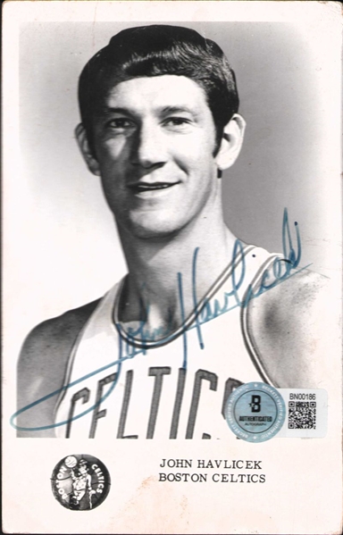  Celtics: John Havlicek Signed Photo Postcard (Beckett/BAS) 