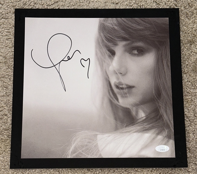 Taylor Swift Gorgeous 11"x11" Signed Photo #2 (JSA)