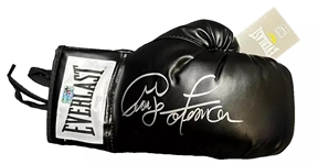 George Foreman Signed Everlast Boxing Glove (JSA Witnessed)(Foreman COA) 