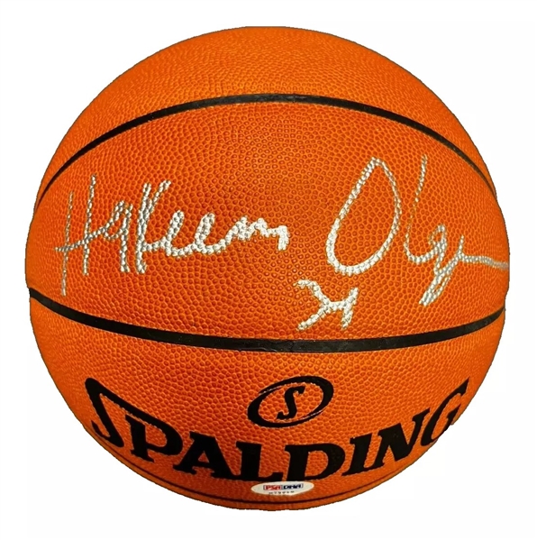 Hakeem Olajuwon Signed Spalding Basketball (PSA/DNA)
