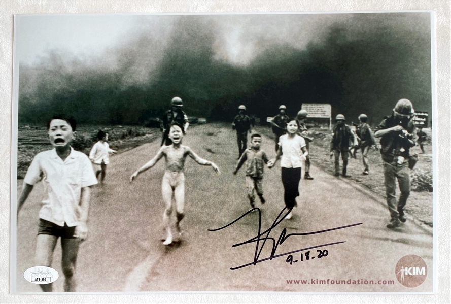 Kim Phuc Signed Pulitzer Prize Winning Vietnam War Photo With (JSA)