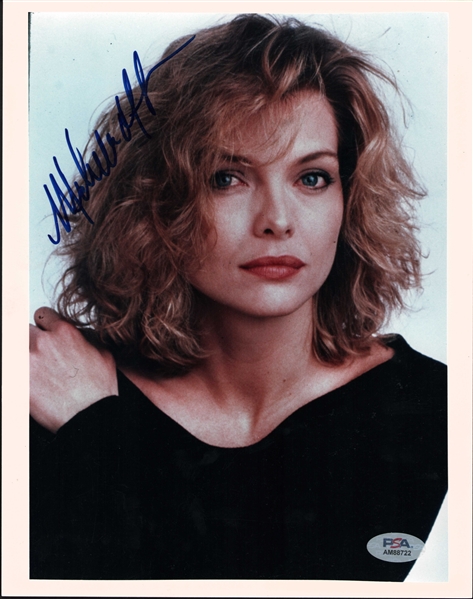 Michelle Pfeiffer Signed Photograph (PSA/DNA)