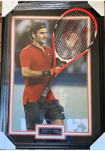 Roger Federer Signed Tennis Racket in Framed Display (Beckett/BAS)