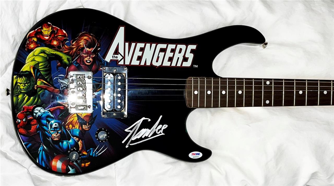 Stan Lee Signed Peavey Custom Ltd Edition AVENGERS Guitar! Exact Signing Photo!  (PSA/DNA) 