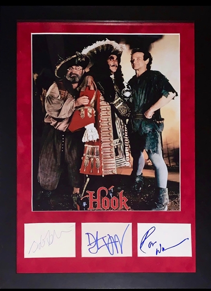 Robin Williams, Dustin Hoffman, & Bob Hoskins Signed Index Cards in Framed "Hook" Display (ACOA)