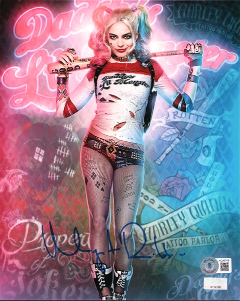 Margot Robbie Signed 8" x 10" Harley Quinn Photo w/ Gem Mint 10 Auto! (Beckett/BAS LOA)(Celebrity Authentics COA)