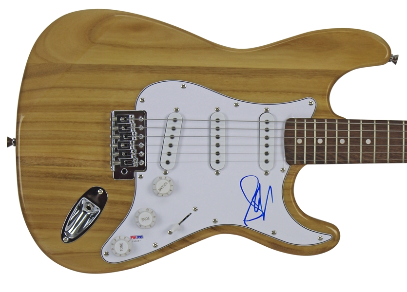 Aerosmith: Steven Tyler Signed Guitar (PSA/DNA Sticker)