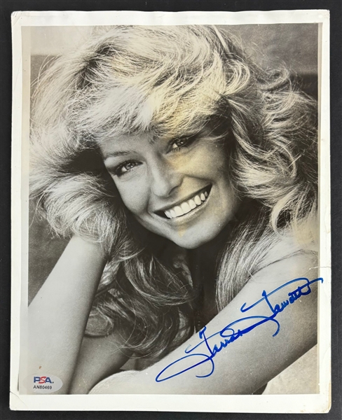 Farrah Fawcett Signed 8" x 10" Photo (PSA/DNA Sticker)