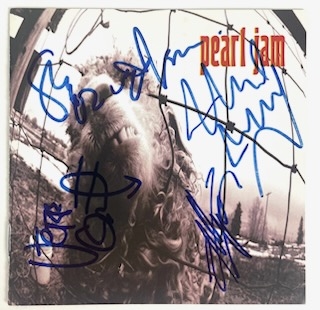 Pearl Jam Group Signed "Vs." CD Insert (5/Signatures) (Beckett/BAS)