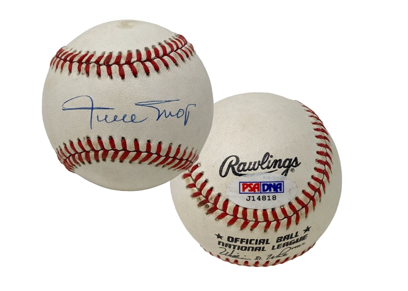 Willie Mays Signed ONL Baseball (PSA/DNA)