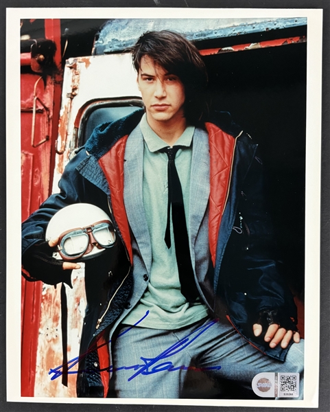 Keanu Reeves Signed 8" x 10" Photograph (SWAU Holo)