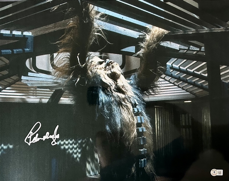 Star Wars: Peter Mayhew Signed 16" x 20" Photograph (Beckett/BAS)(Grad Collection)