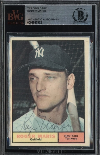 1961 Topps Roger Maris Vintage Signed #2 New York Yankees Trading Card (Beckett/BAS Encapsulated)