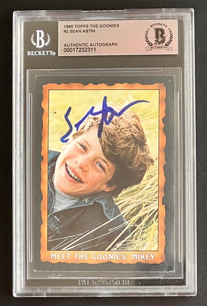 1985 The Goonies #2 Sean Astin Signed  Trading Card (Beckett/BAS Encapsulated)