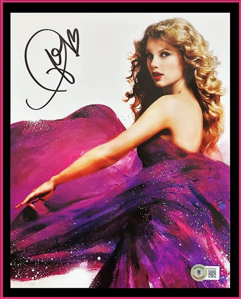 Taylor Swift Official Speak Now Signed 8x10 Promo Photo! (Beckett/BAS)