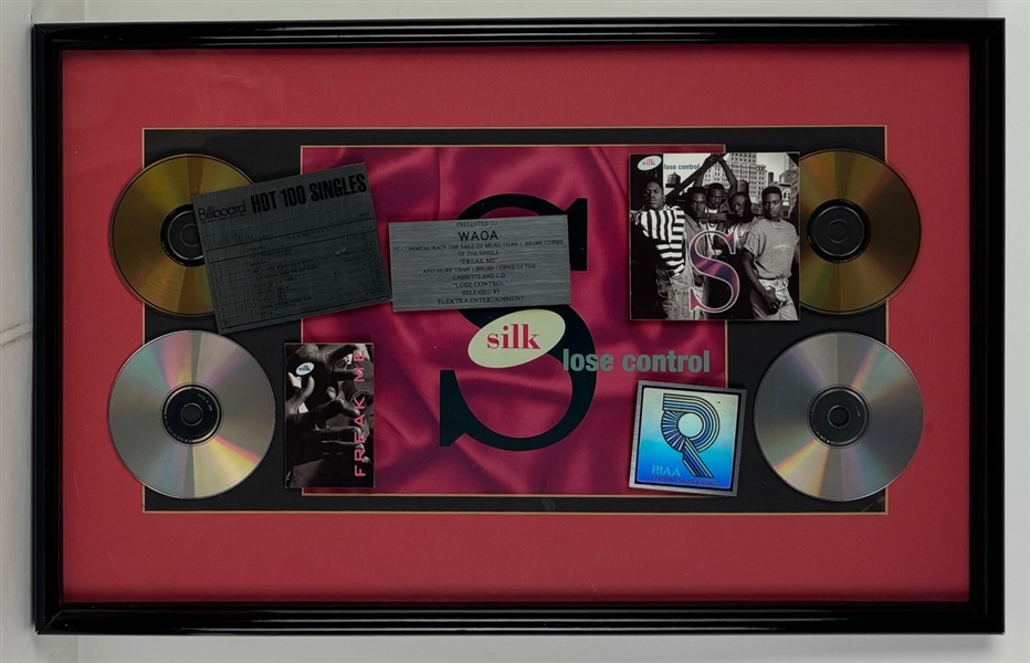 SILK: RAII Sales Award "Freak Me" 1,000,000 Copies Sold