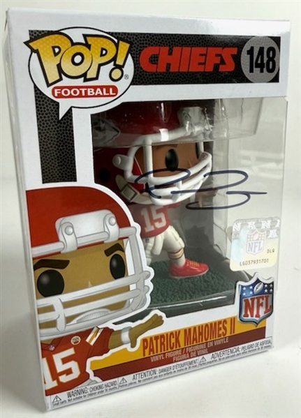 Patrick Mahomes Signed Chiefs Funko Pop #148 (PSA/DNA)