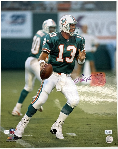 Dan Marino Signed 16" x 20" Photograph (Beckett/BAS)