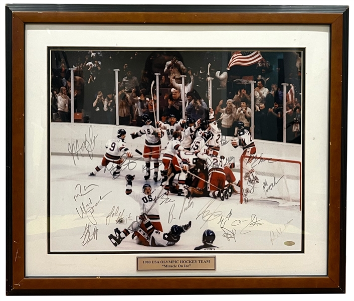 Miracle on Ice 1980 USA Olympic Hockey Gold Medal Winning Team (20 signatures) Framed 16" x 20" Photo (Steiner LOA)