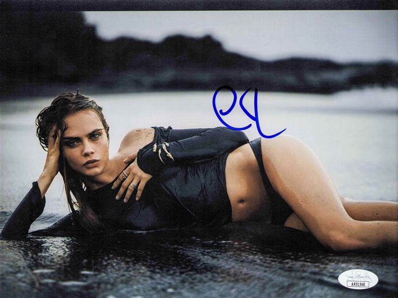 Cara Delevingne Signed 8" x 10" Photo (JSA)