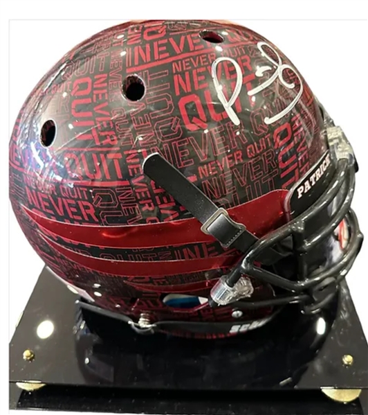 Patrick Mahomes Signed KC Chiefs "Never Quit" Graphic Helmet (Radtke Sports)(Third Party Guaranteed) 