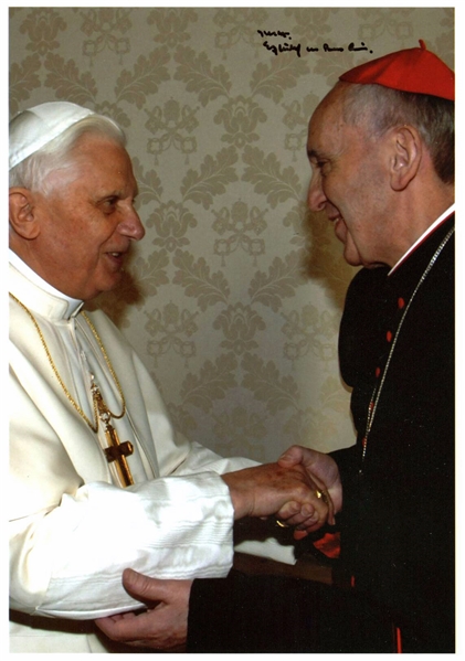 Pope Francis Extraordinary Signed 5.75" x 8.25" Color Photo During Meeting with Pope Benedict XIV! (Beckett/BAS)